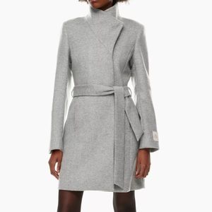 PERFECT Aritzia Babaton Connor Coat, Heather light grey, size M